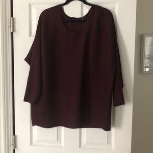 Maroon 3/4 sleeve sweater